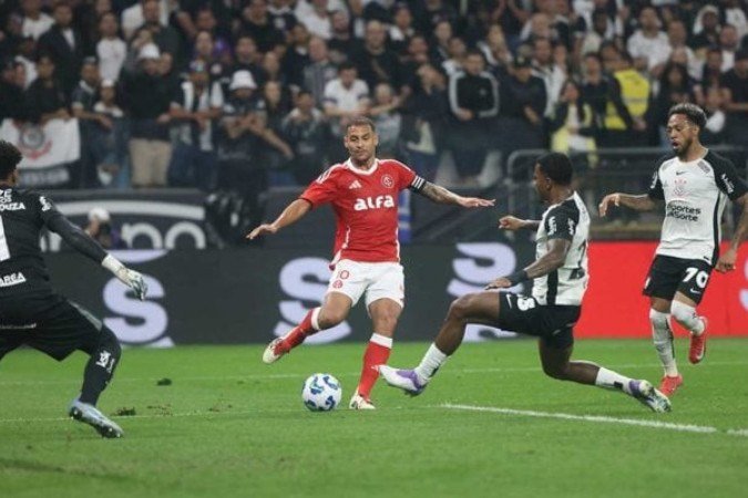 Roger Machado busca se precaver caso não possa contar com a presença de Alan Patrick em jogo decisivo para o Inter na Libertadores - (crédito: Foto: Ricardo Duarte / Internacional) Roger Machado busca se precaver caso não possa contar com a presença de Alan Patrick em jogo decisivo para o Inter na Libertadores - (crédito: Foto: Ricardo Duarte / Internacional)