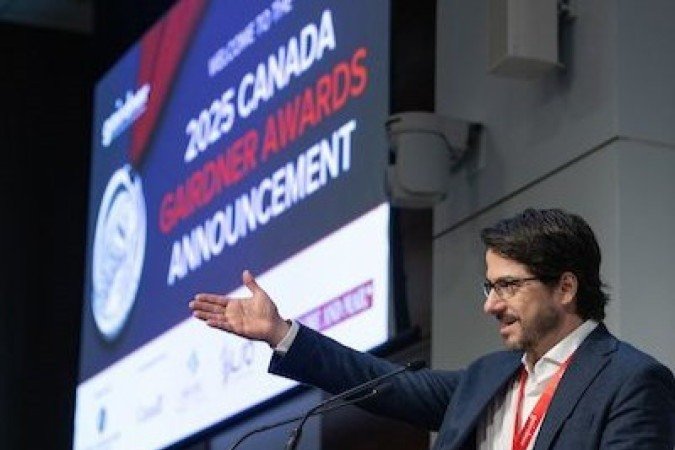 A pesquisa de Carvalho reúne duas frentes principais: a biópsia líquida por metilação do DNA e o mimetismo viral induzido em células cancerígenas - (crédito: Reprodução/Gairdner Foundation) A pesquisa de Carvalho reúne duas frentes principais: a biópsia líquida por metilação do DNA e o mimetismo viral induzido em células cancerígenas - (crédito: Reprodução/Gairdner Foundation)
