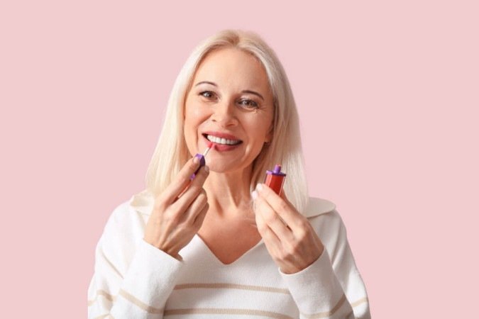 A maquiagem atual respeita a pele e a história de vida de cada pessoa (Imagem: Pixel-Shot | Shutterstock) - (crédito: EdiCase) A maquiagem atual respeita a pele e a história de vida de cada pessoa (Imagem: Pixel-Shot | Shutterstock) - (crédito: EdiCase)
