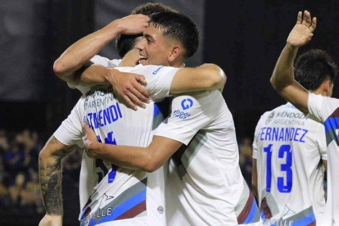 Argentinos triunfaram no Paraguai com gol de Agustín Auzmendi - (crédito: Foto: Divulgação/Godoy Cruz) Argentinos triunfaram no Paraguai com gol de Agustín Auzmendi - (crédito: Foto: Divulgação/Godoy Cruz)