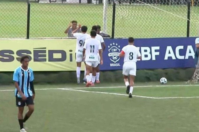 Luca Meirelles comemora gol pelo Santos - (crédito: Divulgação / YouTube Santos FC) Luca Meirelles comemora gol pelo Santos - (crédito: Divulgação / YouTube Santos FC)