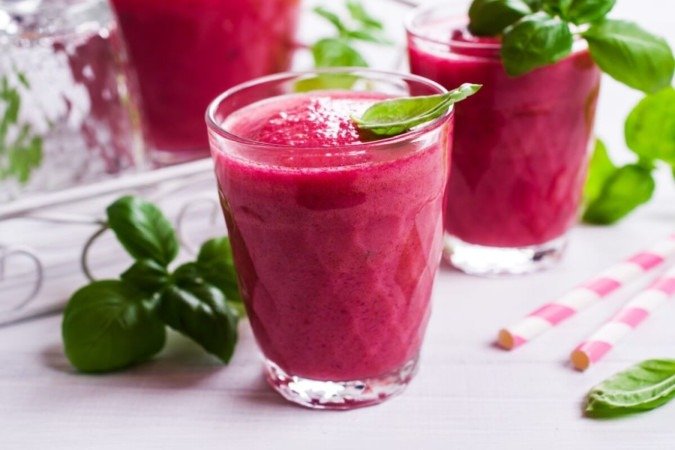 Suco de beterraba para fortalecer a imunidade (Imagem: Veronika Idiyat | Shutterstock) - (crédito: EdiCase) Suco de beterraba para fortalecer a imunidade (Imagem: Veronika Idiyat | Shutterstock) - (crédito: EdiCase)