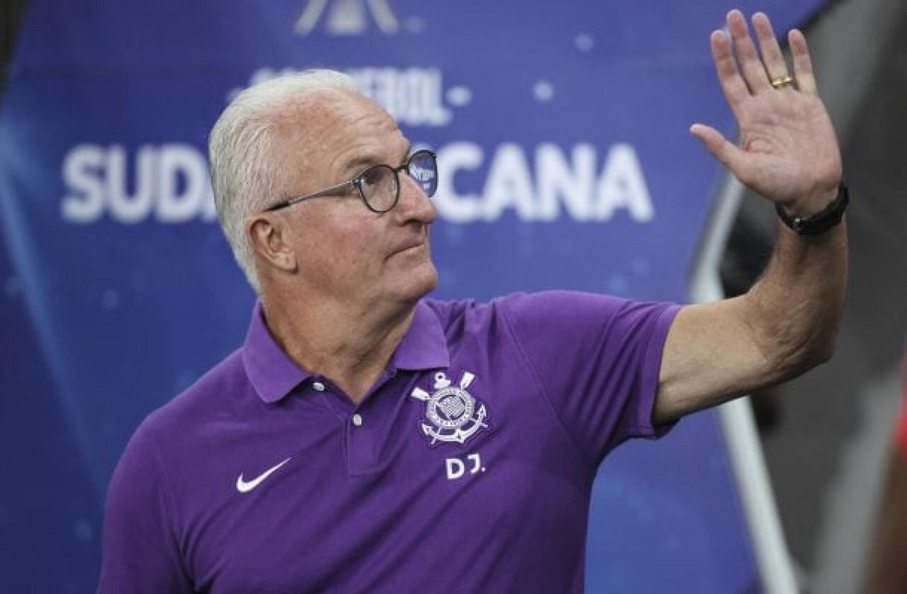 Dorival teve seu primeiro tropeço no comando do Corinthians  -  (crédito: Foto: Alexandre Schneider/Getty Images)