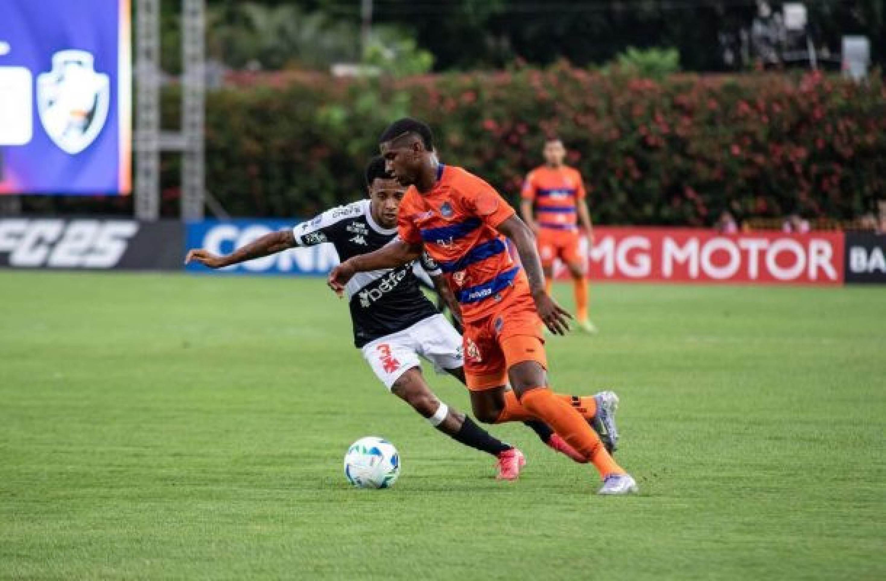 Vasco dá vexame, é goleado pelo Puerto Cabello e se complica na Sul-Americana