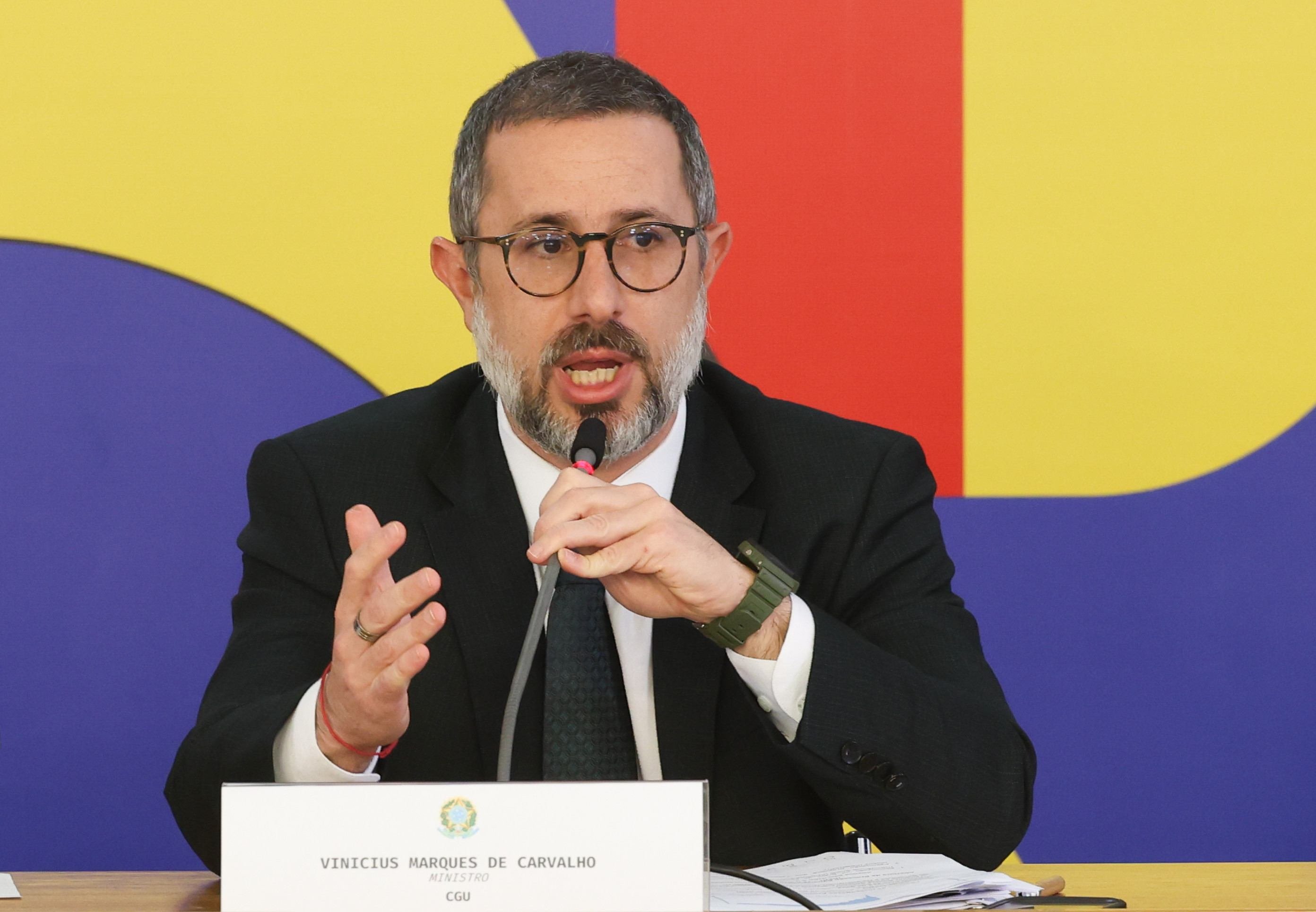 Escândalo no INSS: Críticas entre ministros revela crise interna