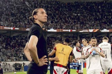 Filipe Luís reconhece ‘muitos erros’ do Flamengo e cita preocupação na Libertadores
