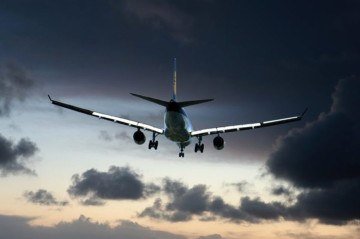 Empresa aérea é condenada a pagar R$ 10 mil a passageira por atraso - RENE RAUSCHENBERGER por Pixabay