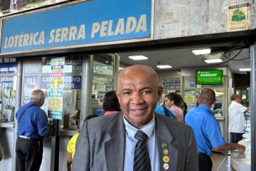 Valdecir Ribeiro joga com frequência na Mega-Sena, com uma média de 10 jogos por dia -  (crédito: Leonardo Rodrigues/CB)