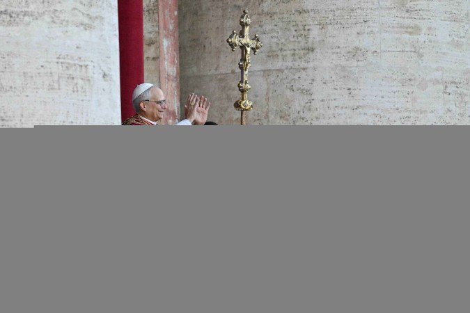 No primeiro discurso, o novo papa pediu paz e agradeceu o antecessor, Francisco - (crédito: Andrej ISAKOVIC / AFP) No primeiro discurso, o novo papa pediu paz e agradeceu o antecessor, Francisco - (crédito: Andrej ISAKOVIC / AFP)