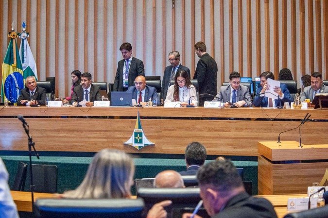 Nova diretoria irá contar com 46 cargos. Os salários chegam até R$ 15 mil - (crédito: Reprodução: Carolina Curi/Agência CLDF) Nova diretoria irá contar com 46 cargos. Os salários chegam até R$ 15 mil - (crédito: Reprodução: Carolina Curi/Agência CLDF)