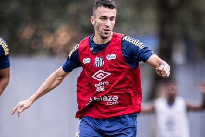 João Schmidt tem lesão e desfalca o Santos contra o Ceará - (crédito: Foto: Raul Baretta/ Santos FC.) João Schmidt tem lesão e desfalca o Santos contra o Ceará - (crédito: Foto: Raul Baretta/ Santos FC.)