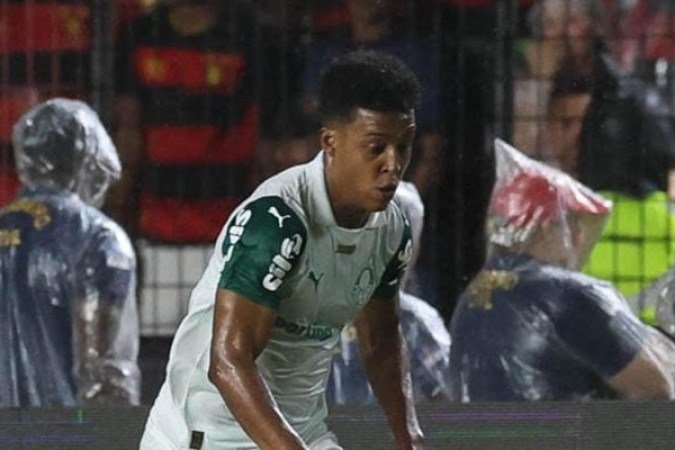VANDERLAN - Teve alguns erros de passe no início do jogo que dificultaram a sequência das jogadas do Verdão. Tentou alguns lançamentos, mas sem sucesso. Também não fez uma boa partida. NOTA: 4,5 - Foto: Cesar Greco/Palmeiras/by Canon