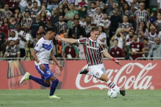 LAVEGA - O uruguaio foi quem apareceu na primeira oportunidade tricolor, com uma jogada de velocidade pela esquerda. Entretanto, fez uma partida tímida, jogando mais de forma isolada e com pouca ação em campo. Nota: 5 - Foto: Lucas Merçon/Fluminense
