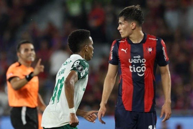 CERRO PORTEÑO - Mostrou muitas limitações e não assustou o goleiro Weverton no primeiro tempo. Um pouco melhor na segunda etapa, assustou na reta final e assustou ao colocar bola no travessão e, no lance seguinte, na trave. NOTA: 5,5 - Foto: Cesar Greco/Palmeiras/by Canon