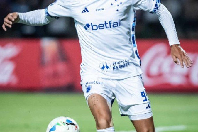 DINENNO - Entrou bem na partida e criou uma boa oportunidade. Acertou uma bola na trave em uma tentativa de cruzamento e gerou incÃŽmodo para a defesa do Mushuc Runa. NOTA: 6,0 - Foto: Gustavo Aleixo / Cruzeiro