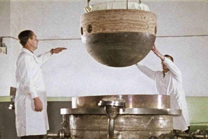 O satélite da era soviética que deve cair na Terra após mais de meio século em órbita - (crédito: BBC Geral) O satélite da era soviética que deve cair na Terra após mais de meio século em órbita - (crédito: BBC Geral)
