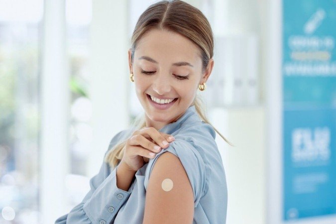 A vacina da gripe é essencial para proteger contra casos graves da doença (Imagem: PeopleImages.com - Yuri A | Shutterstock) - (crédito: EdiCase) A vacina da gripe é essencial para proteger contra casos graves da doença (Imagem: PeopleImages.com - Yuri A | Shutterstock) - (crédito: EdiCase)