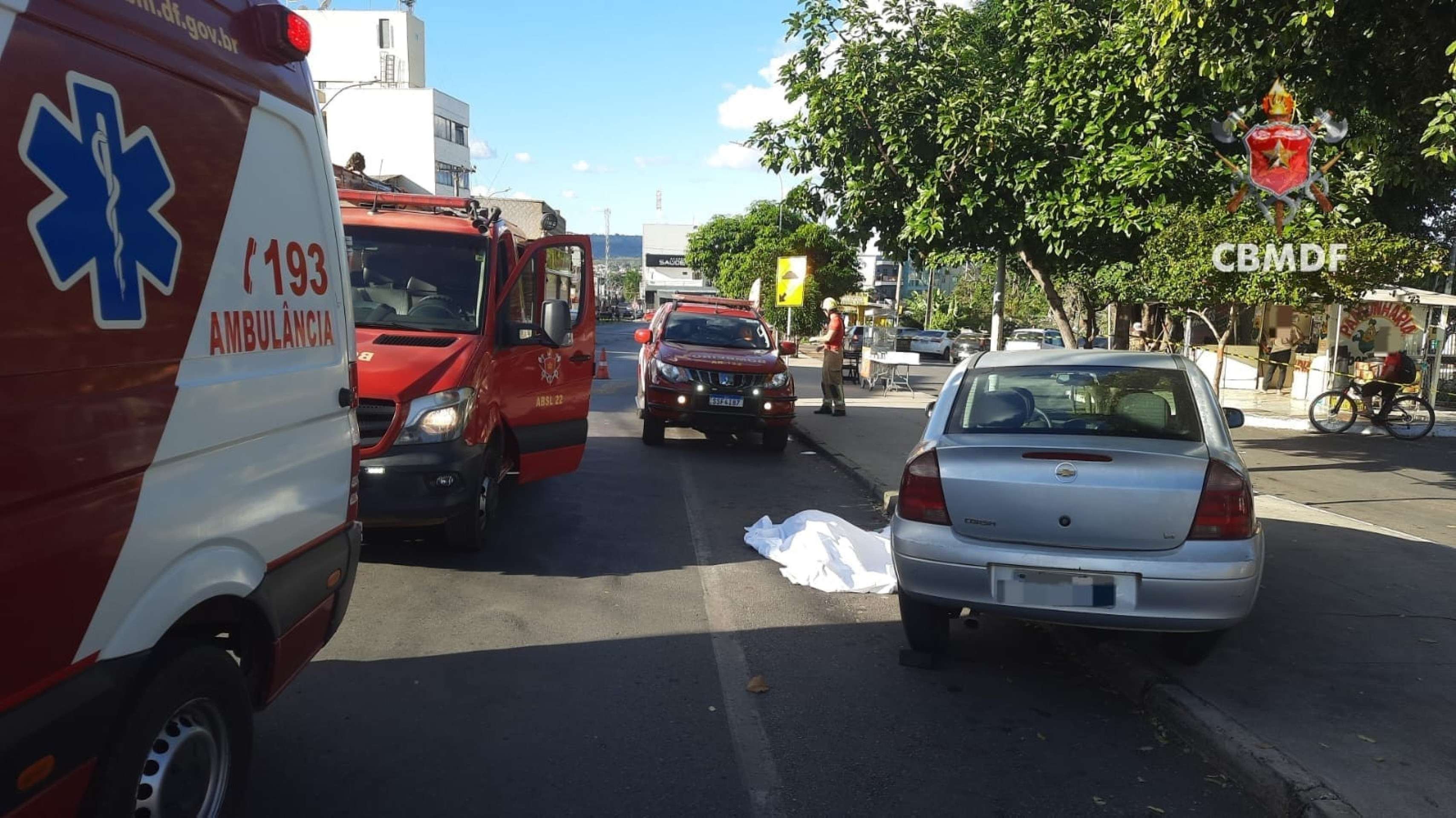 Idoso morre após ser prensado entre dois carros em Sobradinho II