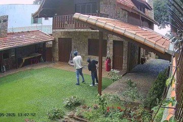 Imagens do furto pelas câmeras de segurança -  (crédito: Reprodução/Redes Sociais)