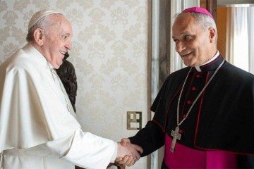 O papa Francisco morreu em 21 de abril de 2025, aos 88 anos, em decorrência de uma parada cardiocirculatória decorrente de um acidente vascular cerebral (AVC) -  (crédito: Divulgação/Vaticano)