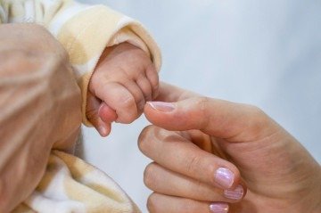 Licenças de pais no serviço público contarão após alta hospitalar Licenças de pais no serviço público contarão após alta hospitalar