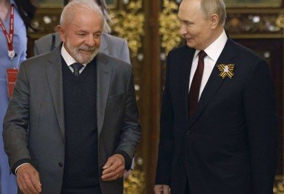 Lula com Putin: presidente disse que a visita ao país é para 