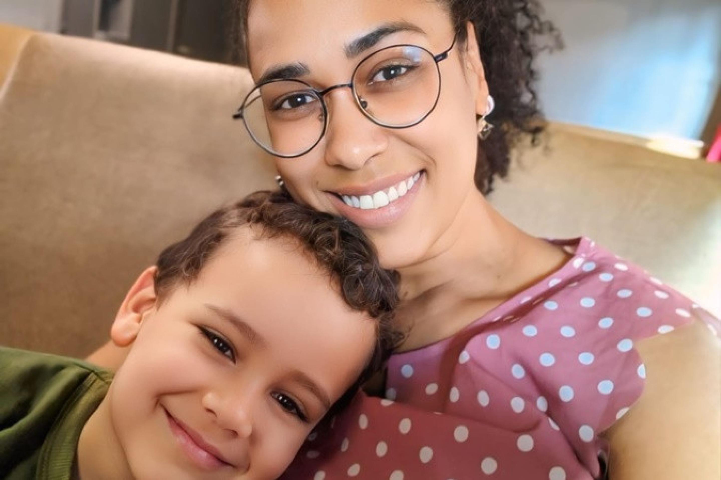 Atualmente mãe solo, Luciana cuida em tempo integral do filho, Gael, de 4 anos