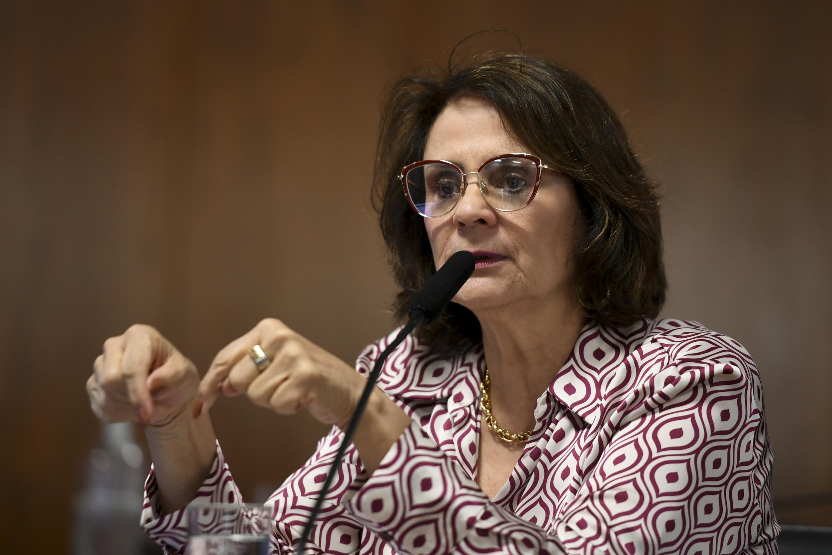 Damares defende perda de cargo público para quem comete crimes sexuais Damares defende perda de cargo público para quem comete crimes sexuais