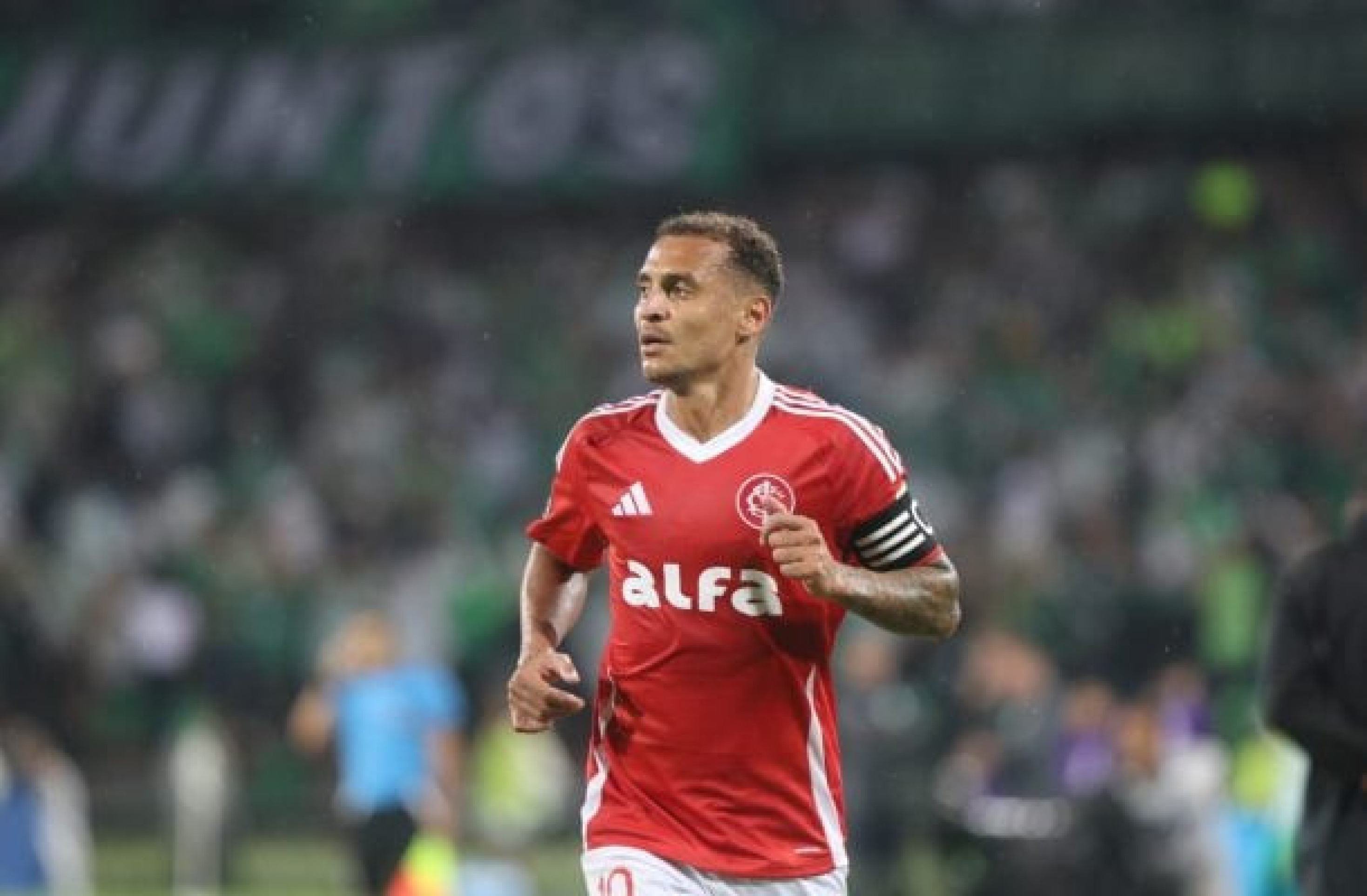 Alan Patrick aponta dificuldades do Inter em derrota na Libertadores