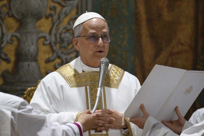 Papa Leão XIV celebra primeira missa após ser eleito líder da igreja católica - (crédito: AFP) Papa Leão XIV celebra primeira missa após ser eleito líder da igreja católica - (crédito: AFP)