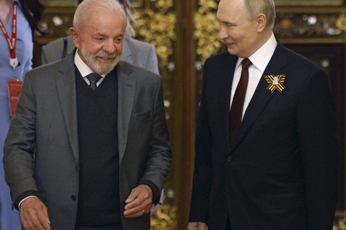 Lula com Putin: presidente disse que a visita ao país é para Lula com Putin: presidente disse que a visita ao país é para