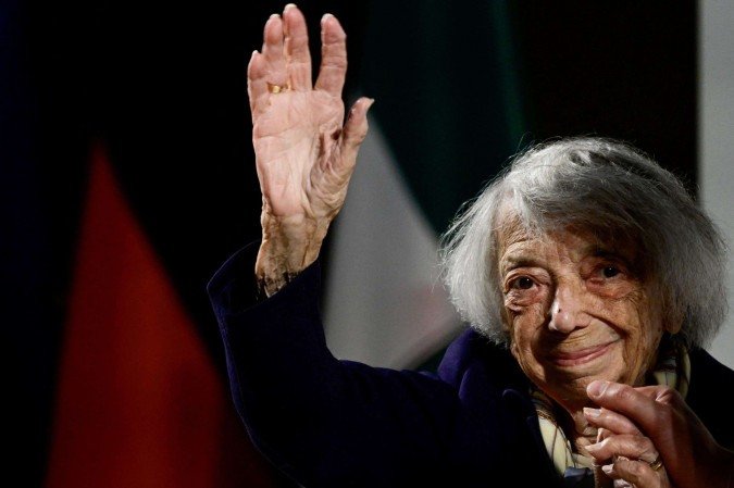 Margot receberia no mesmo dia em que faleceu uma das mais altas condecorações do país, das mãos do presidente da Alemanha, Frank-Walter Steinmeier. A cerimônia acabou adiada devido aos problemas de saúde dela - (crédito: JOHN MACDOUGALL / AFP) Margot receberia no mesmo dia em que faleceu uma das mais altas condecorações do país, das mãos do presidente da Alemanha, Frank-Walter Steinmeier. A cerimônia acabou adiada devido aos problemas de saúde dela - (crédito: JOHN MACDOUGALL / AFP)