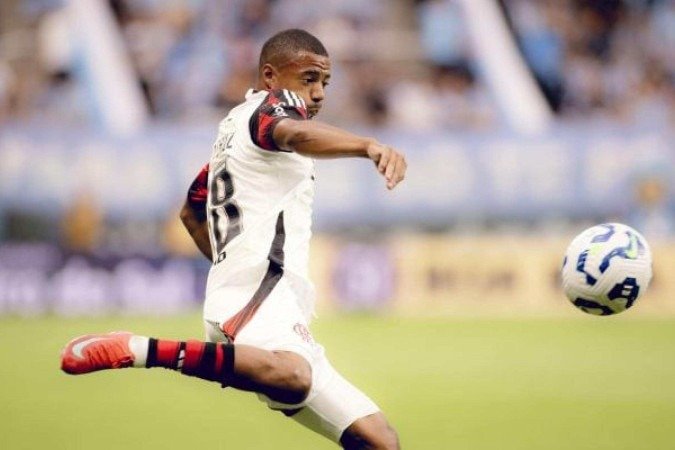 De la Cruz em ação com a camisa do Flamengo na temporada -  (crédito: Foto: Adriano Fontes/Flamengo)