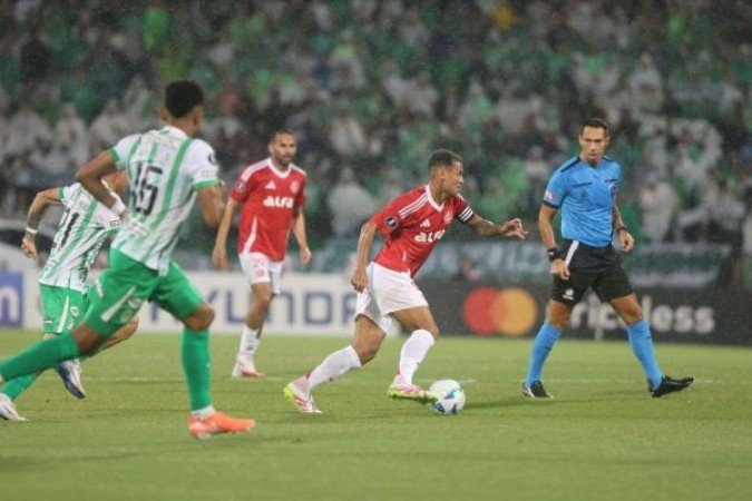 ALAN PATRICK - Bateu bem o pÃªnalti e fez o gol colorado. Teve uma atuaÃ§Ã£o apagada no primeiro tempo e errou muito, mas melhorou no segundo tempo, sendo mais participativo e conseguindo criar mais jogadas. NOTA: 6,5
