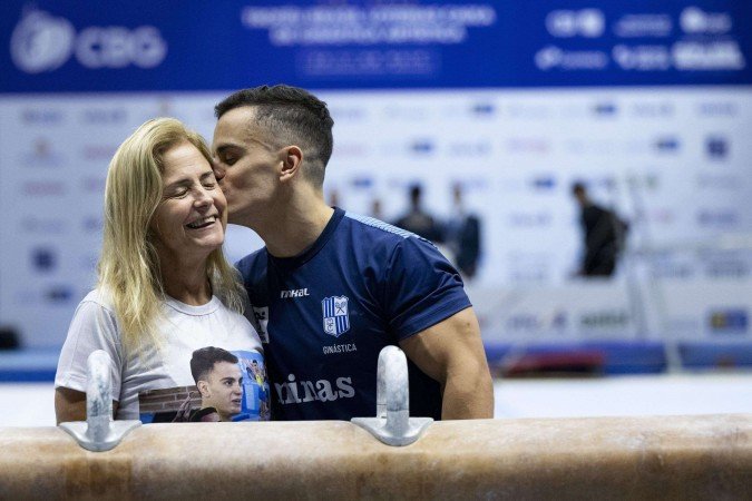 Caio Souza ou diversos Dia das Mães longe da maior incentivadora. Hoje, tem o apoio de luxo no Nilson Nelson - (crédito: MeloGym/CBG) Caio Souza ou diversos Dia das Mães longe da maior incentivadora. Hoje, tem o apoio de luxo no Nilson Nelson - (crédito: MeloGym/CBG)
