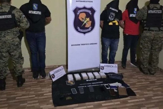 Ex-zagueiro do Santos, Manzur é detido por tráfico de drogas no Paraguai - (crédito: Foto: Gentileza/Polícia Nacional) Ex-zagueiro do Santos, Manzur é detido por tráfico de drogas no Paraguai - (crédito: Foto: Gentileza/Polícia Nacional)