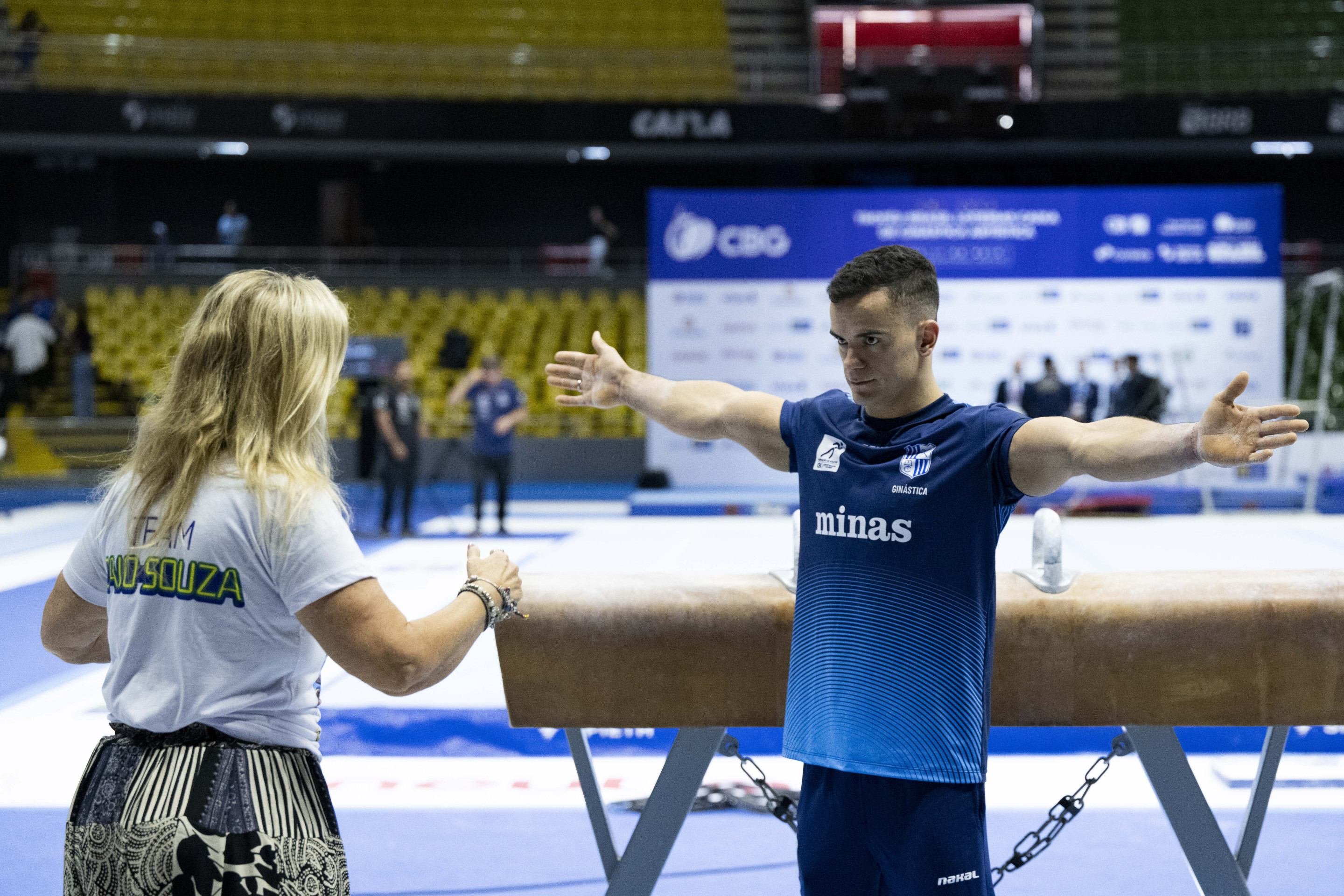 O ginasta Caio Souza e a m&atilde;e Rosileni