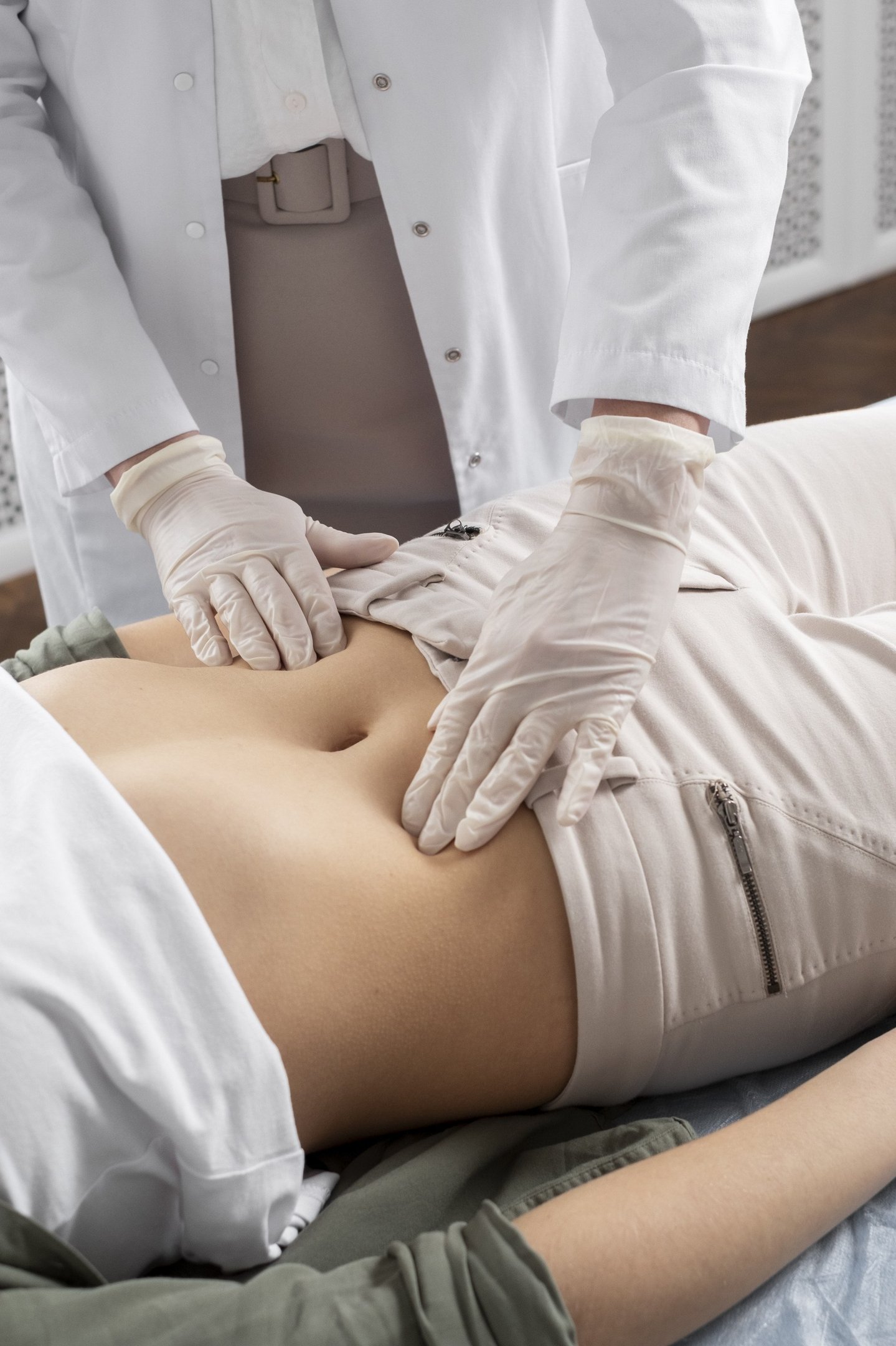 Embora mais comum em mulheres grávidas ou no pós-parto, a diástase não é exclusiva da gestação