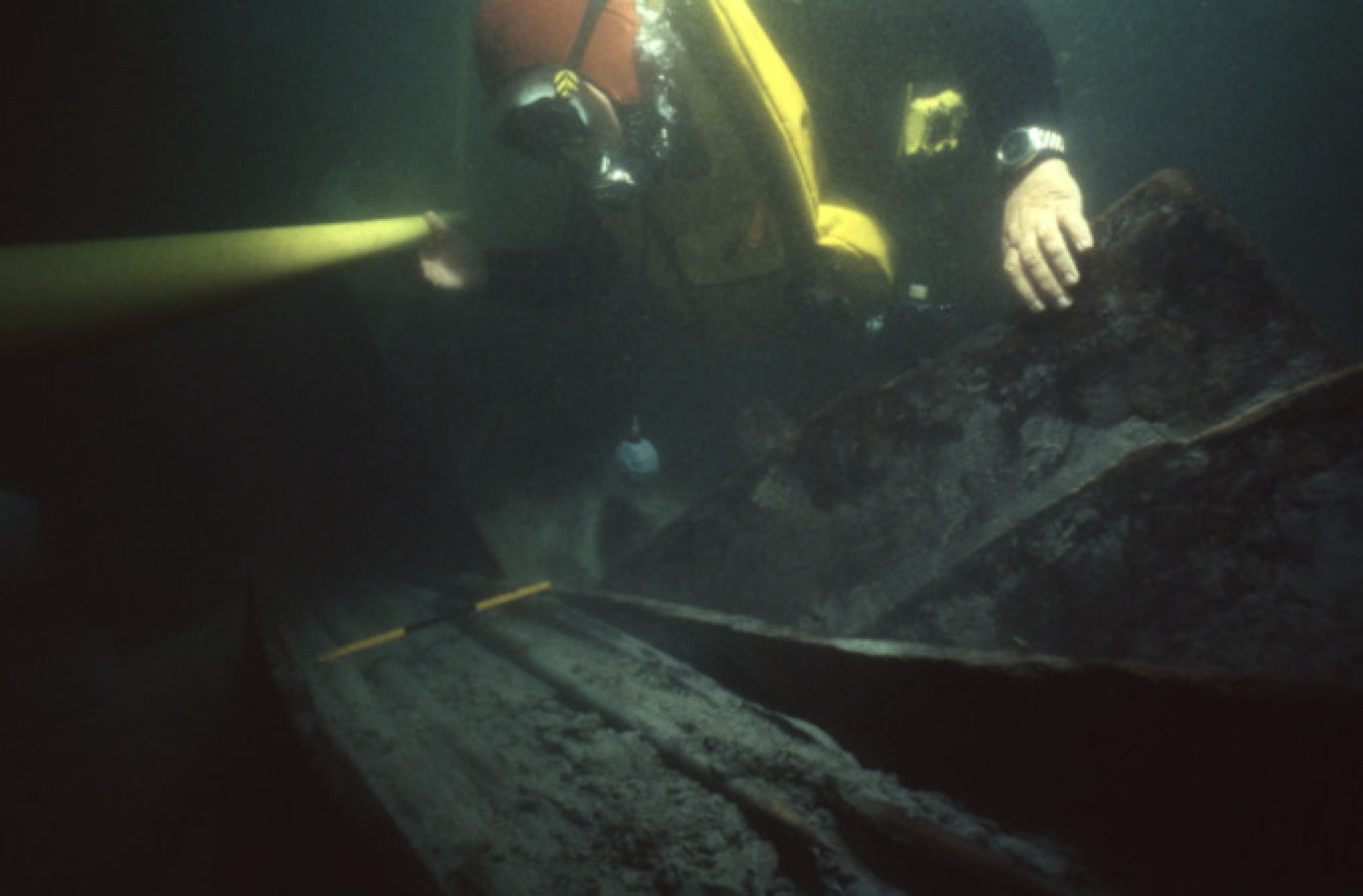 Escavação debaixo dágua durante a recuperação do Mary Rose