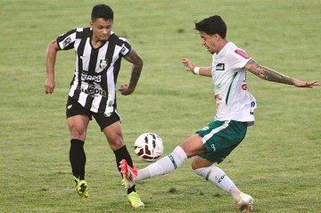 O Ceilândia chegou a virar o jogo, mas não suportou a pressão do Luverdense em um jogo duríssimo no Estádio Passo das Emas, em Lucas do Rio Verde (MT) -  (crédito: Twitter/Ceilândia EC Torcedor)