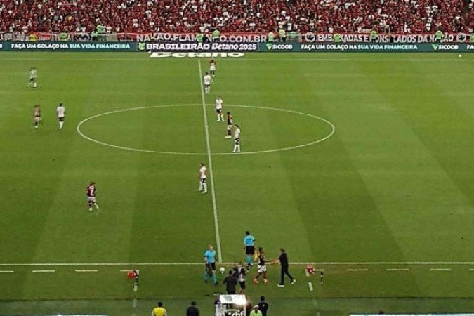 Allan foi substituído aos 14 minutos do primeiro tempo - (crédito: - Foto: Carlos Mello / Jogada 10) Allan foi substituído aos 14 minutos do primeiro tempo - (crédito: - Foto: Carlos Mello / Jogada 10)