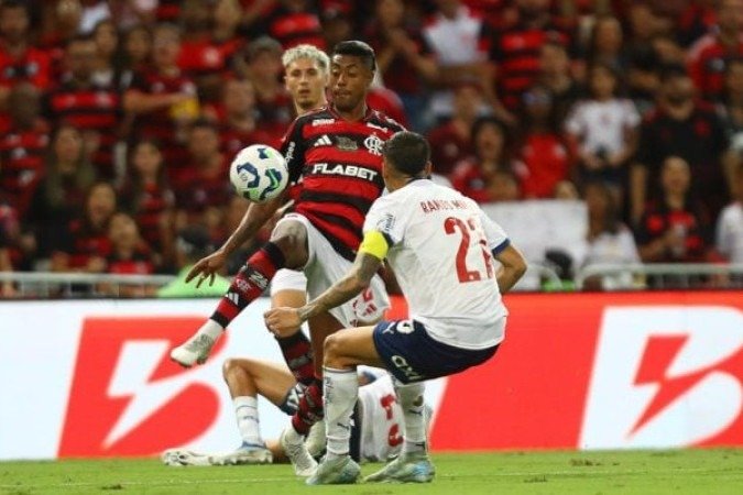 BRUNO HENRIQUE - Teve uma atuaÃ§Ã£o discreta. Participou pouco da partida e foi pouco acionado. Deu apenas uma finalizaÃ§Ã£o, que foi bloqueada pela defesa. NOTA: 4,5 - Foto: Gilvan de Souza/Flamengo