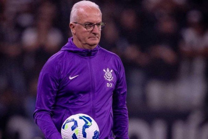 Dorival Júnior: A primeira derrota no comando do Corinthians foi bem dolorosa. Afinal, viu sua equipe muito passiva durante os 90 minutos. No segundo tempo o Timão caiu de ritmo e tomou a virada. Contudo, o treinador não conseguiu arrumar o time. Pelo contrário, piorou com as substituições - Nota: 4,5- Foto: Rodrigo Coca/Agência Corinthians