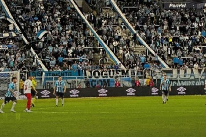 RB BRAGANTINO - Iniciou bem na marcação, pressionando, e terminou a primeira etapa com maior posse de bola, mas também sem finalizações na meta. Viu o Grêmio melhorar na segunda etapa, sofreu o gol, mas conseguiu igualar o placar. NOTA: 6,0. Foto: Reprodução/ Instagram Gremio