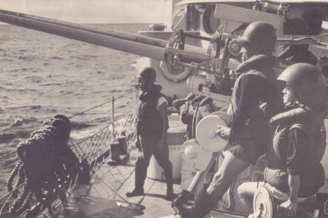 Na Segunda Guerra, o país precisou dedicar atenção à defesa de área estratégica do litoral brasileiro, com ampliação do número de organizações militares no Nordeste - (crédito: Agência Marinha/divulgação) Na Segunda Guerra, o país precisou dedicar atenção à defesa de área estratégica do litoral brasileiro, com ampliação do número de organizações militares no Nordeste - (crédito: Agência Marinha/divulgação)
