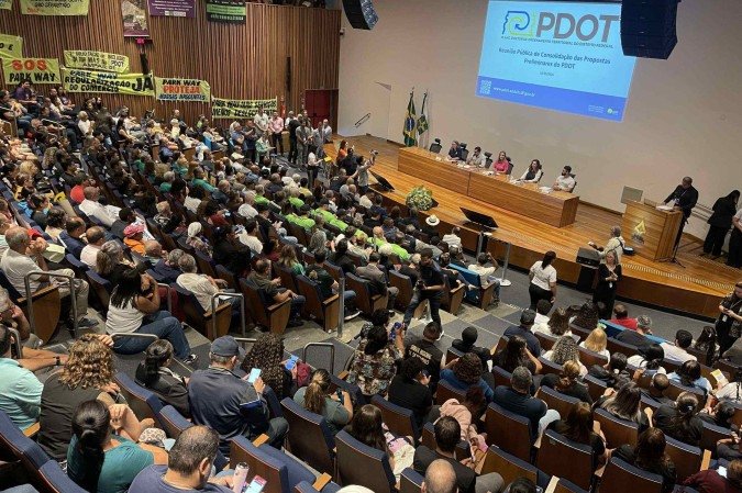 Durante o encontro no último sábado, os participantes da audiência pública tiveram acesso a salas de debate temáticas, com seis eixos entre a manhã e a tarde - (crédito: Davi Cruz/CB/DA Press) Durante o encontro no último sábado, os participantes da audiência pública tiveram acesso a salas de debate temáticas, com seis eixos entre a manhã e a tarde - (crédito: Davi Cruz/CB/DA Press)