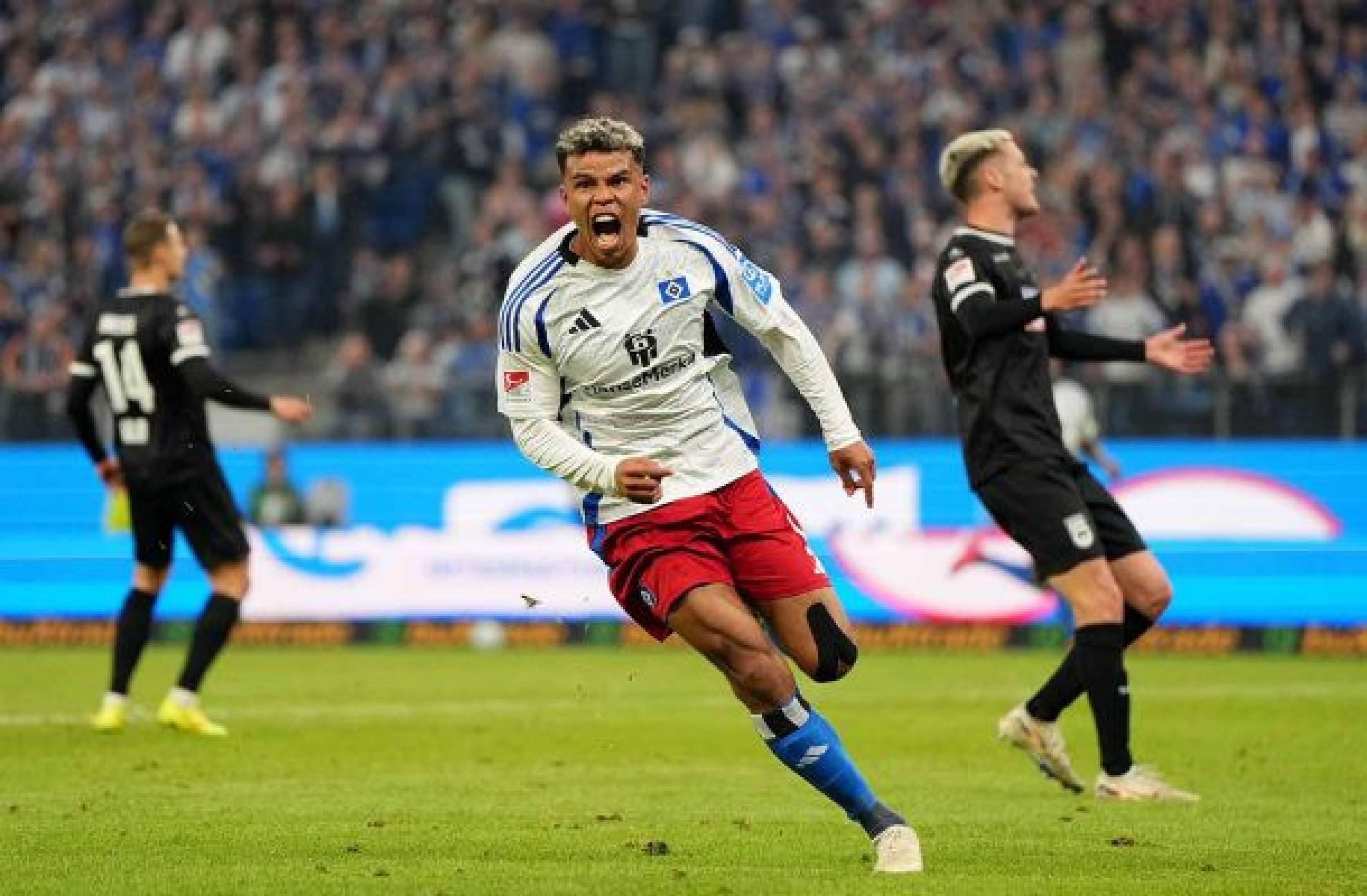 Hamburgo goleia e volta à elite da Alemanha após sete temporadas Hamburgo goleia e volta à elite da Alemanha após sete temporadas