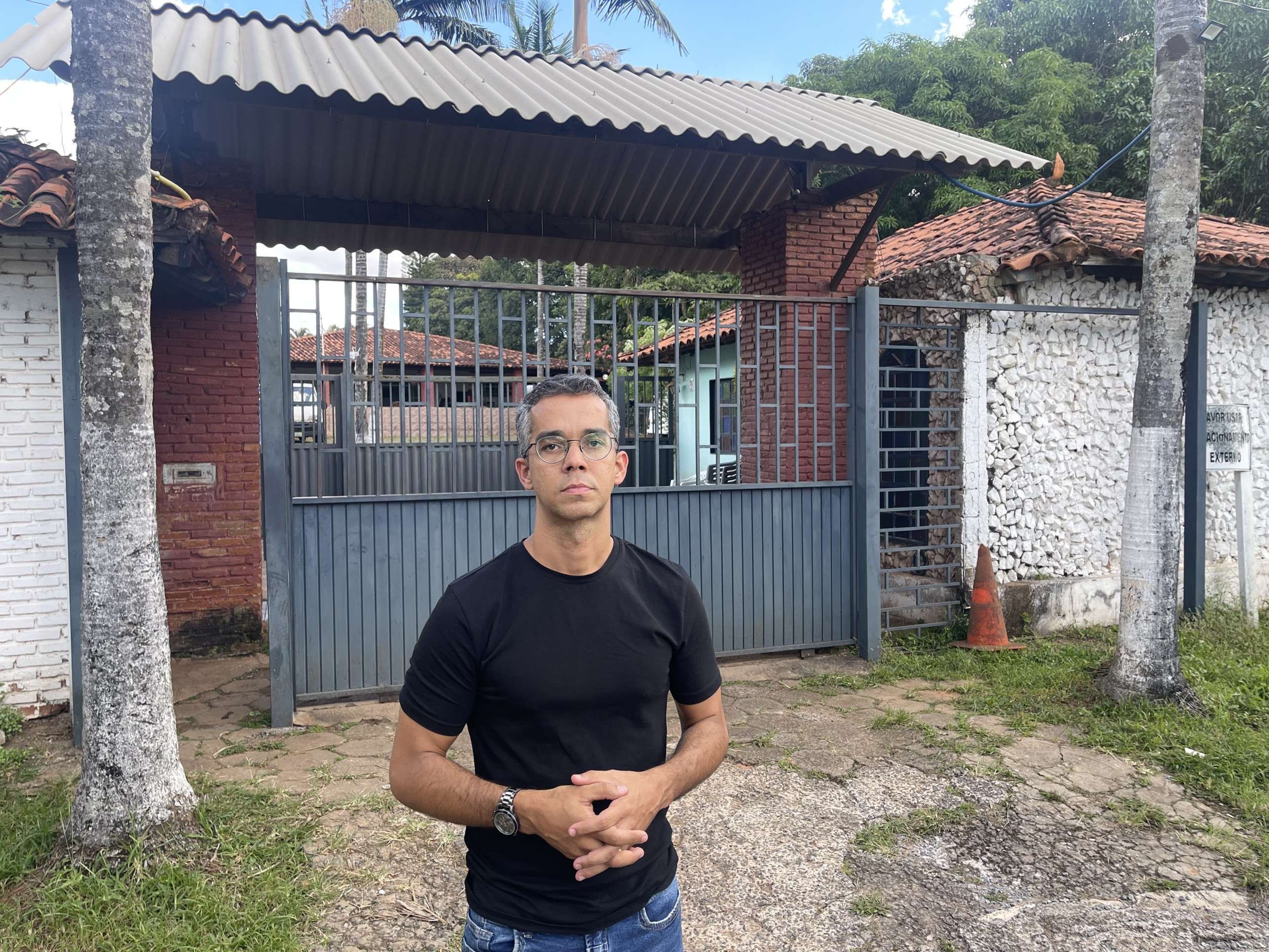 Sem gestão e com energia cortada, Lar Francisco de Assis vive crise Sem gestão e com energia cortada, Lar Francisco de Assis vive crise