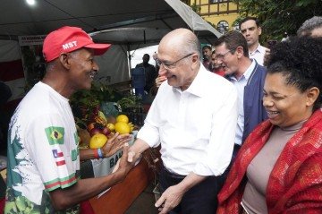 "Começou lá atrás, mas vai terminar agora", disse vice-presidente sobre fraude, durante visita à Feira Nacional da Reforma Agrária em São Paulo -  (crédito: Cadu Gomes/VPR)