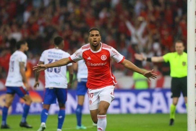 GUSTAVO PRADO - Entrou no lugar de Wesley e pouco agregou - Nota 4,0 - Ricardo Duarte/Internacional